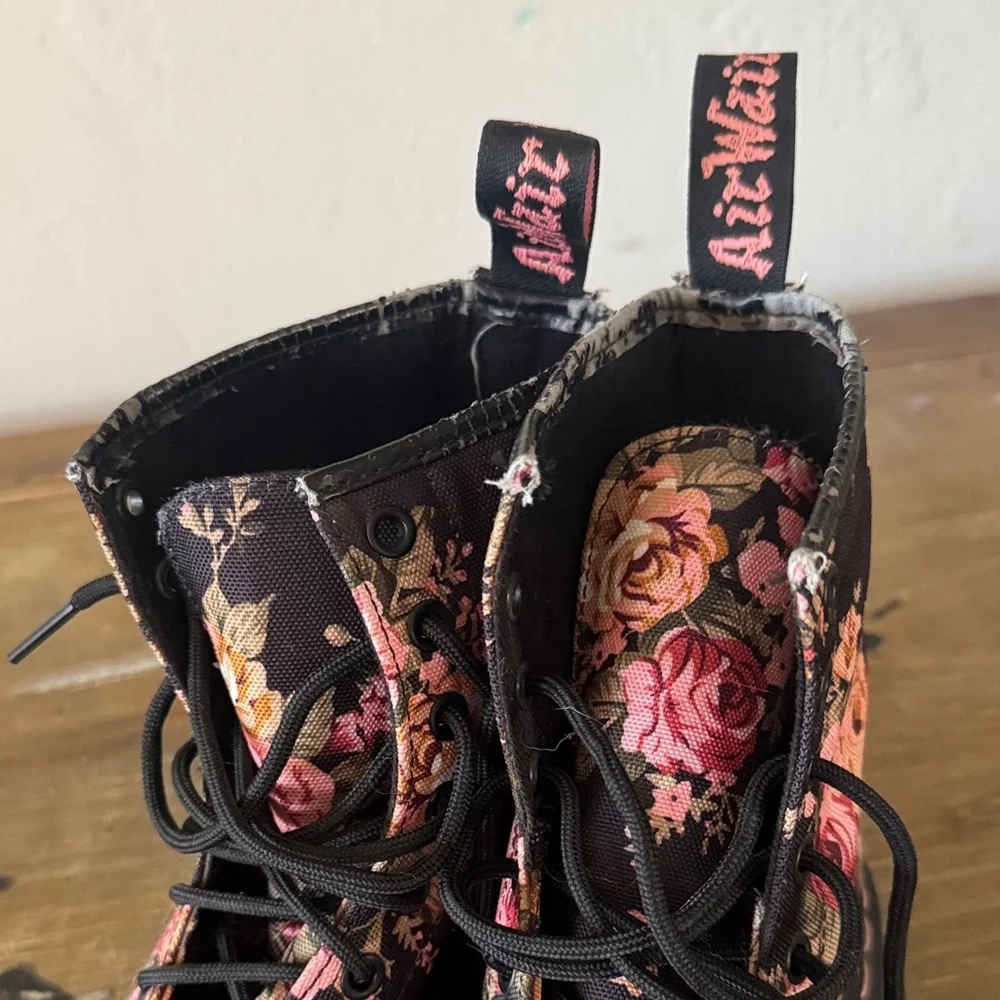 Dr. Marten Floral Lace-Up Boots Size 10 - Picture 3 of 5